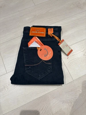 Jacob cohën jeans - Säljer dessa sjukt feta Jacob cohën jeans i nyskick. Allt og ingår! Storleken är 33. Skriv ifall du har några frågor🤗