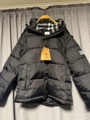  Burberry jacka - Jackan hr it prislappen på eller påsen deme borta använd 3-4ggr