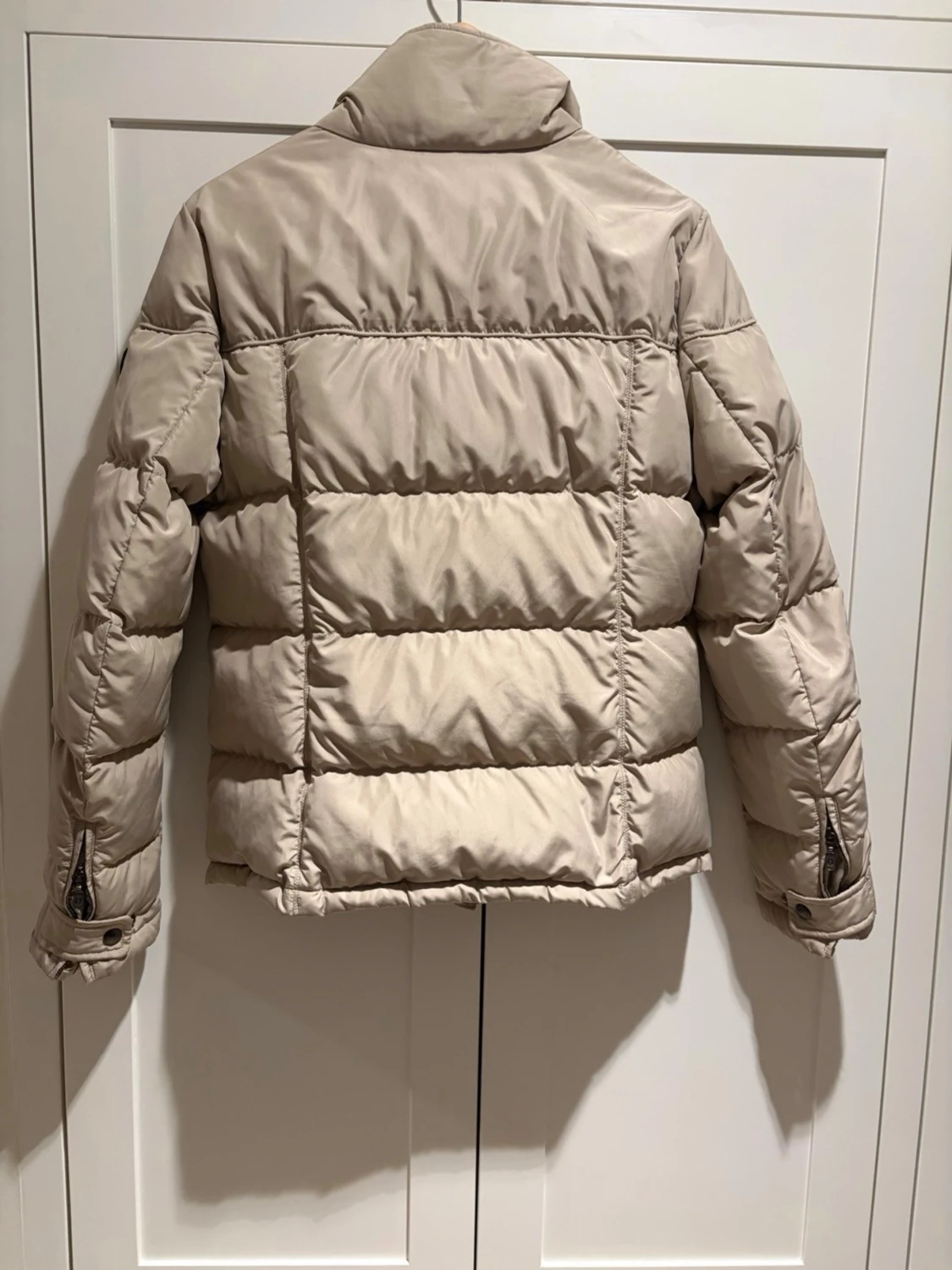 Beige pufferjacka från Belstaff - 1