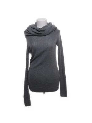 Långärmad tröja - Långärmad tröja med tyg man lägger över axlarna💖