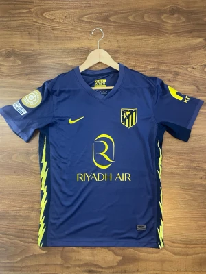 Atletico Madrid Bortaställ 25/26 - Atletico Madrid ställ i mycket bra skick använd endast fåtal gånger . 