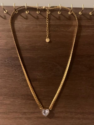 Elira Voss halsband - Nytt och oanvänt