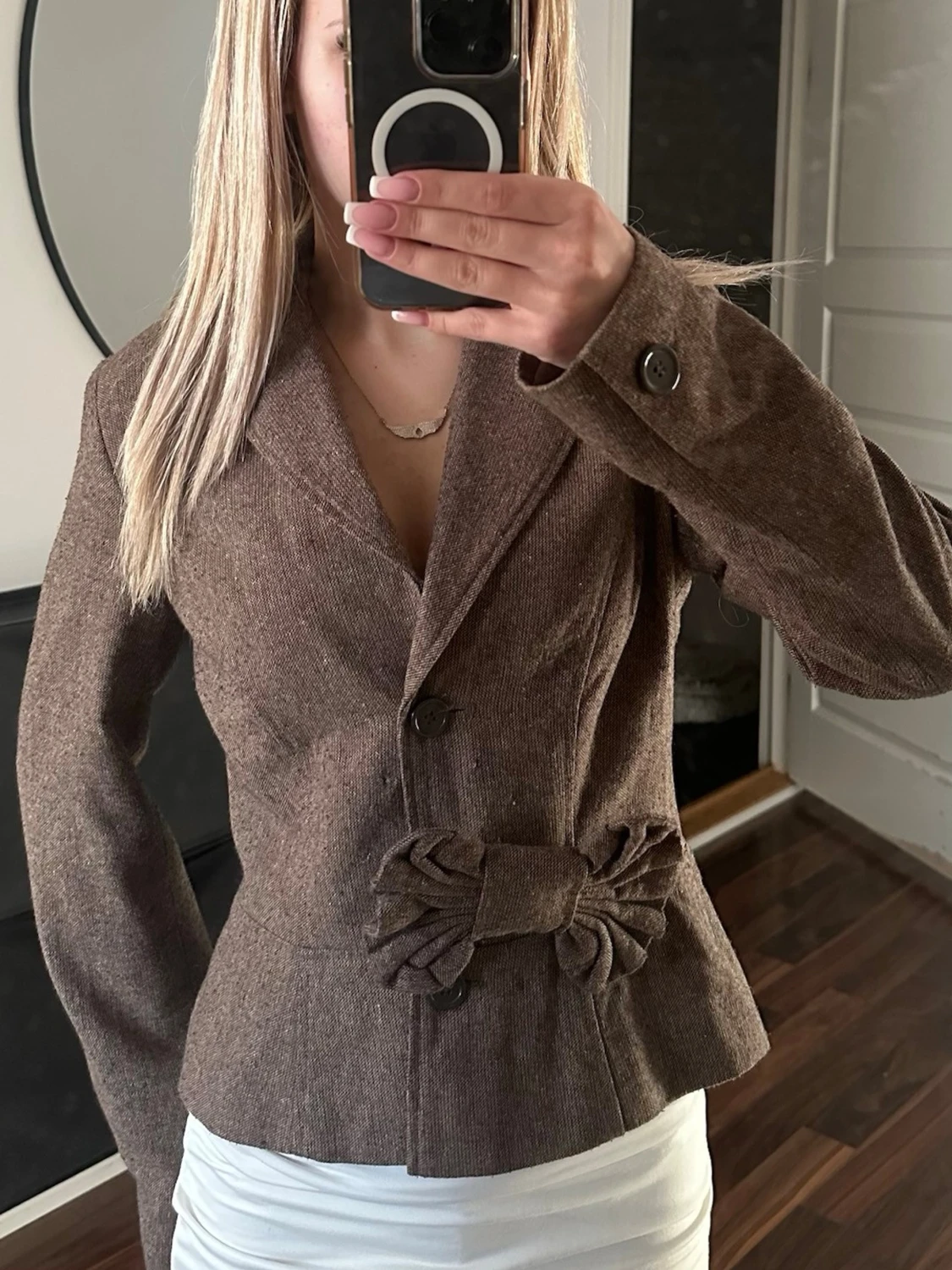 Brun kappa med rosett - 3