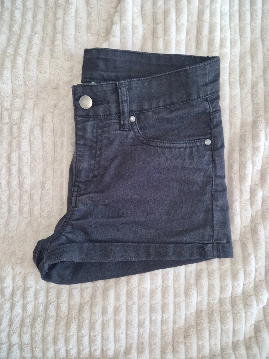 Låg midjade shorts från HM divided  - 2