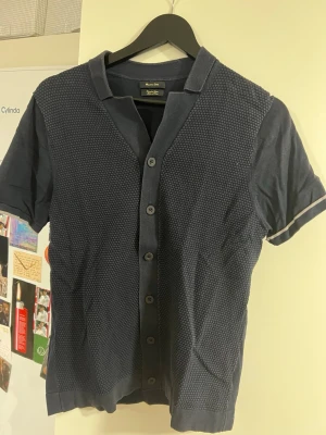 Massimo Dutti skjorta - Storlek M.