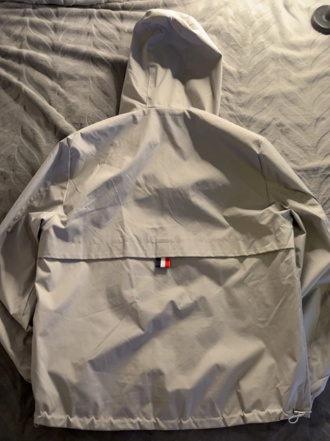 Beige vindjacka från Moncler - 4