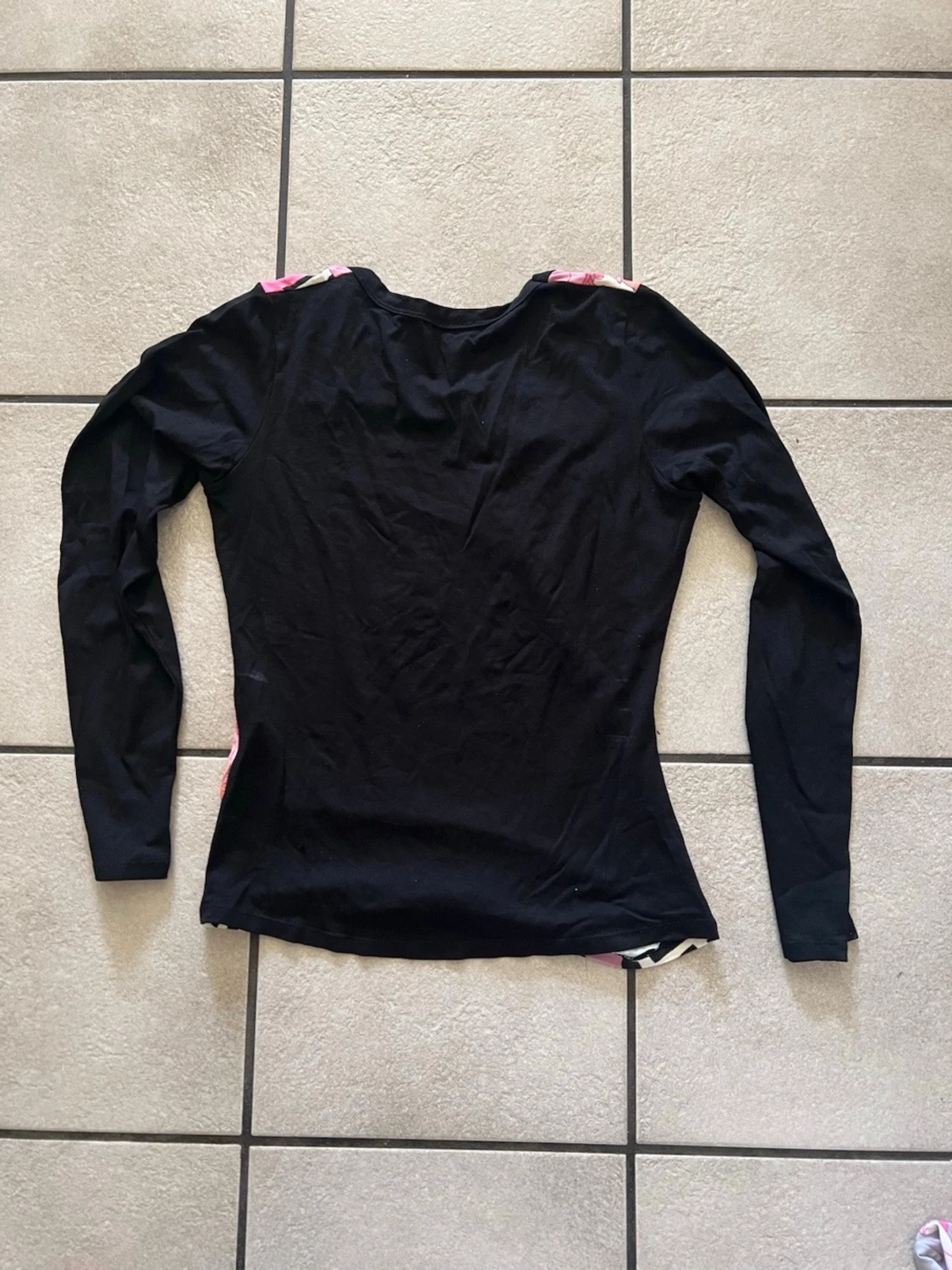 Sophytine Paris Blommig långärmad topp i rosa och svart storlek S/M - 2