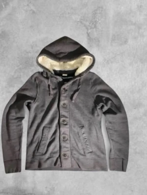 Cardigan tröja - Cardigan | storlek: M | märke: hollister | skick: mycket bra | bara att kontakta vid frågor osv!🤩