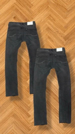 Vintage jeans  - W 29 L 34 men dem är avklippta till 99cm   Midjemått - 37cm Benöppning - 17cm Totallängd - 99cm