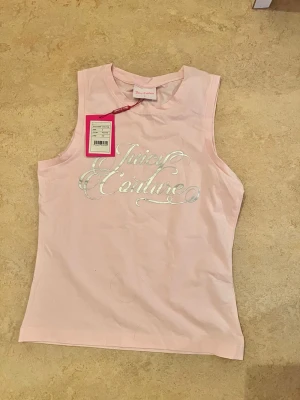 Ljusrosa linne från Juicy Couture - 95% bomull 5% elestan