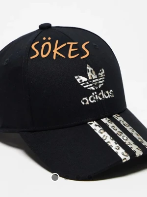Söker svart Adidas keps med leoparddetaljer - Har någonndenna och sälja blir jag glad🥰