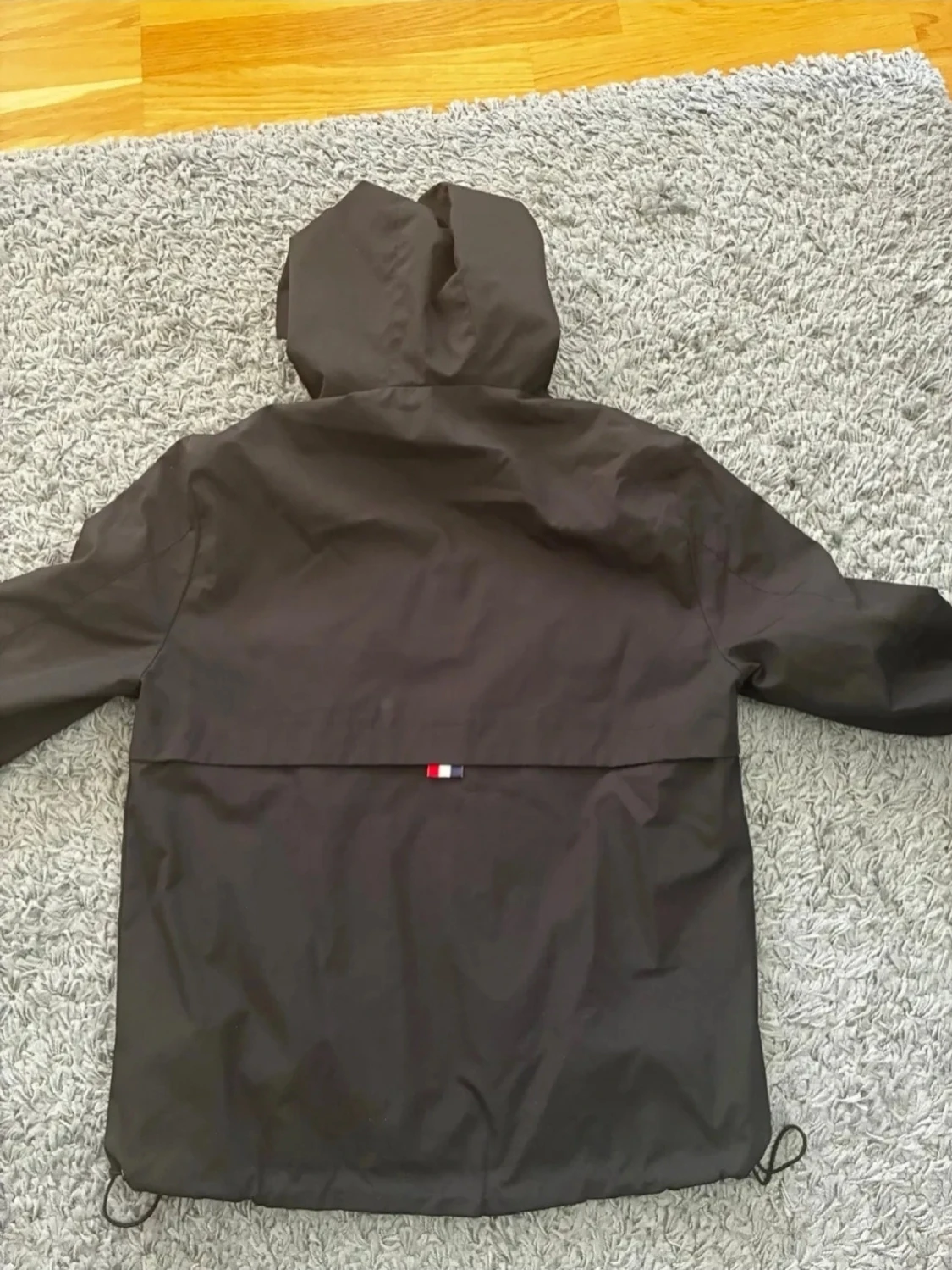 Svart Moncler vindjacka med huva - 1