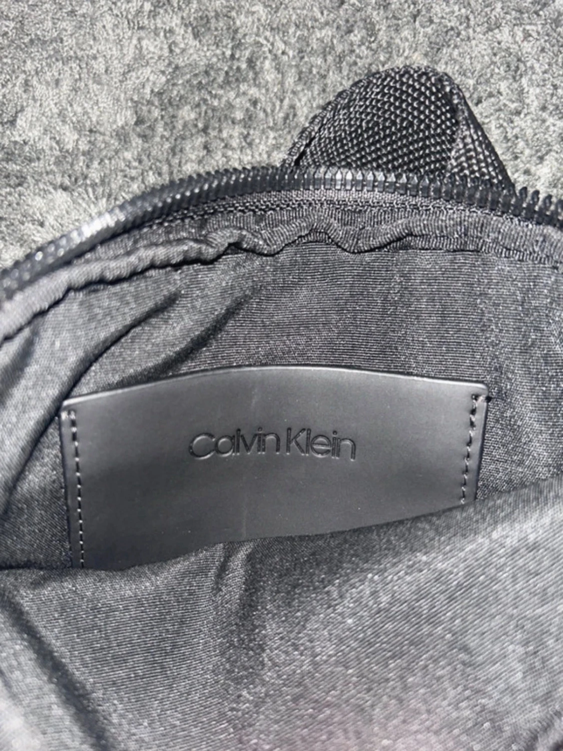 Svart axelväska från Calvin Klein - 3