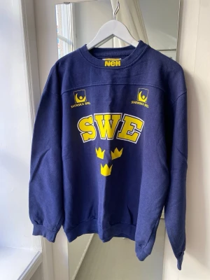 Tre kronor Sverige hockey tröja storlek M - Tre kronor Sverige hockey tröja storlek M 