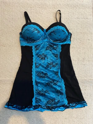 Blue corset dress with lace - Length: 54cm Waist: 32cm x2 Cup: C cup