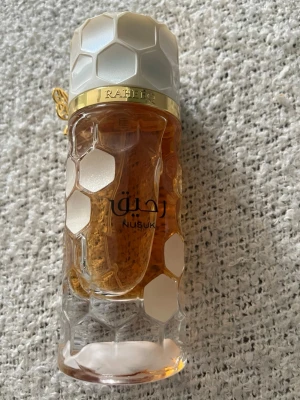 Nusuk Raheeq - Cirka 90 % kvar av flaskan. Säljs pga att jag redan har en till 