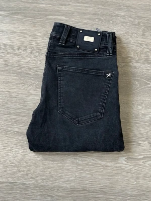 Tramarossa Leonardo - Tramarossa Leonardo | Storlek: 33 | Färg: Svart| Modell: Leonardo (slim) | Skick: 9,5/10 | Nypris: 250€