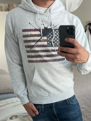 Concrete ink hoodie - Nytt skick 