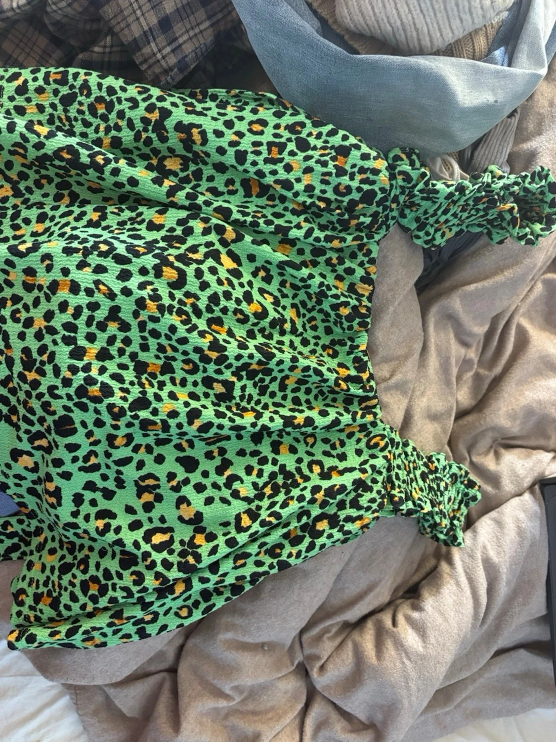 Grön leopardmönstrad linnetopp - 1