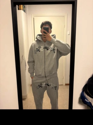 Trapstar tracksuit - Knappt använd. Kvitto finns. Köpt i England.