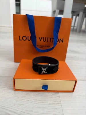 lLv black bracelet - Brand new