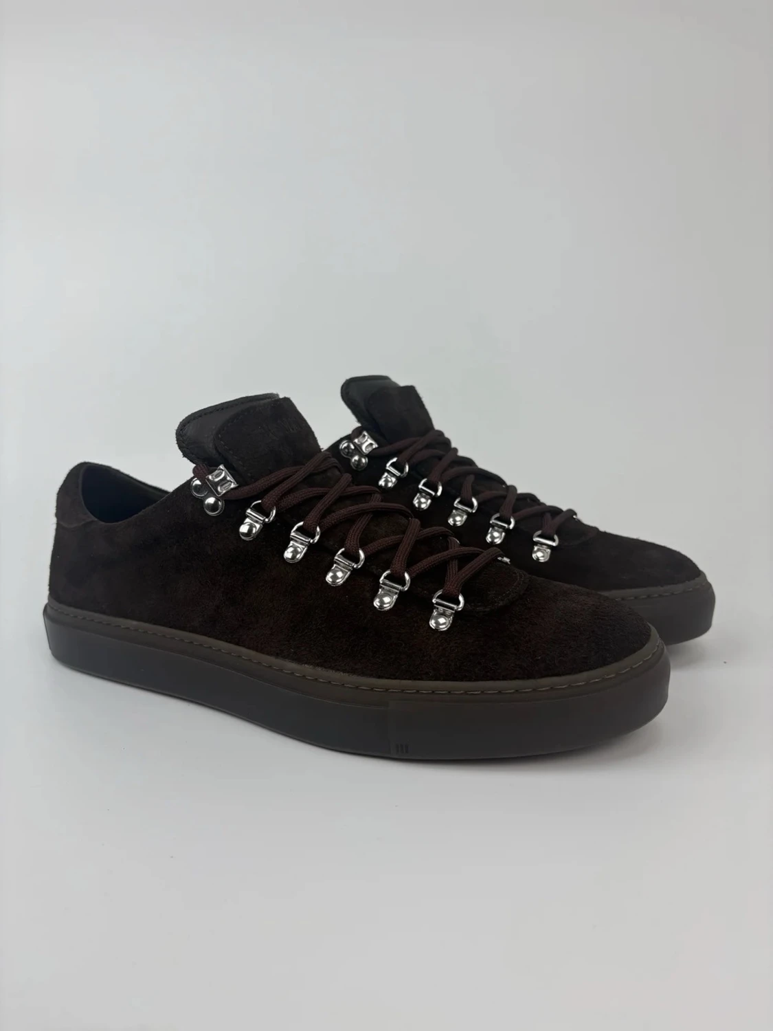 Mörkbruna Diemme mockasneakers med metallhakar - 1