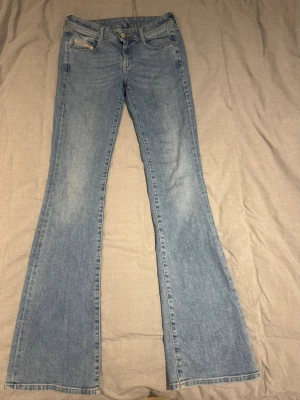 Diesel Jeans - Säljer dessa jeans från Diesel. Storlek W25 L32. Skriv för frågor eller funderingar 💖