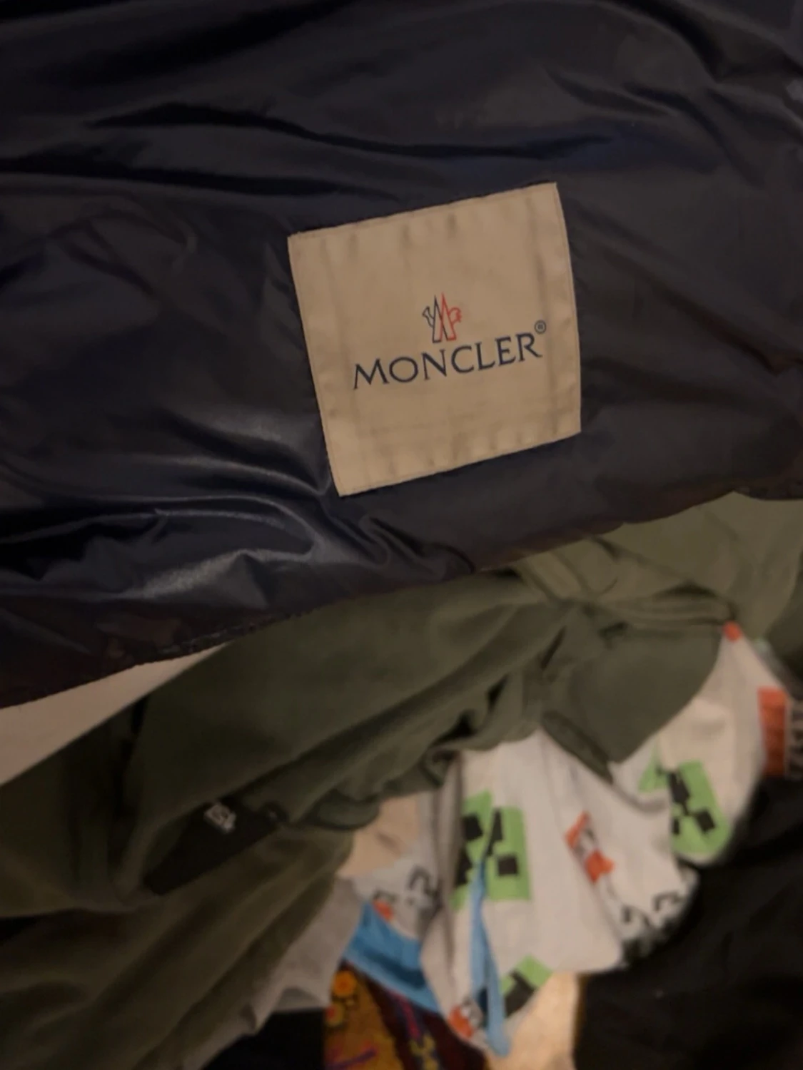 Mörkblå dunväst från Moncler - 1