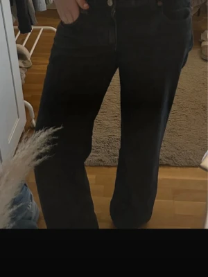 Zara jeans - Skitsnygga raka jeans