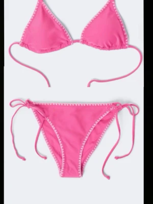 Bikini - så fint bikini set från gina tricot💕 Aldrig använd eller rörd och ligger kvar i påsen med prislapp på (bild 4)!   Storlek - XXS 