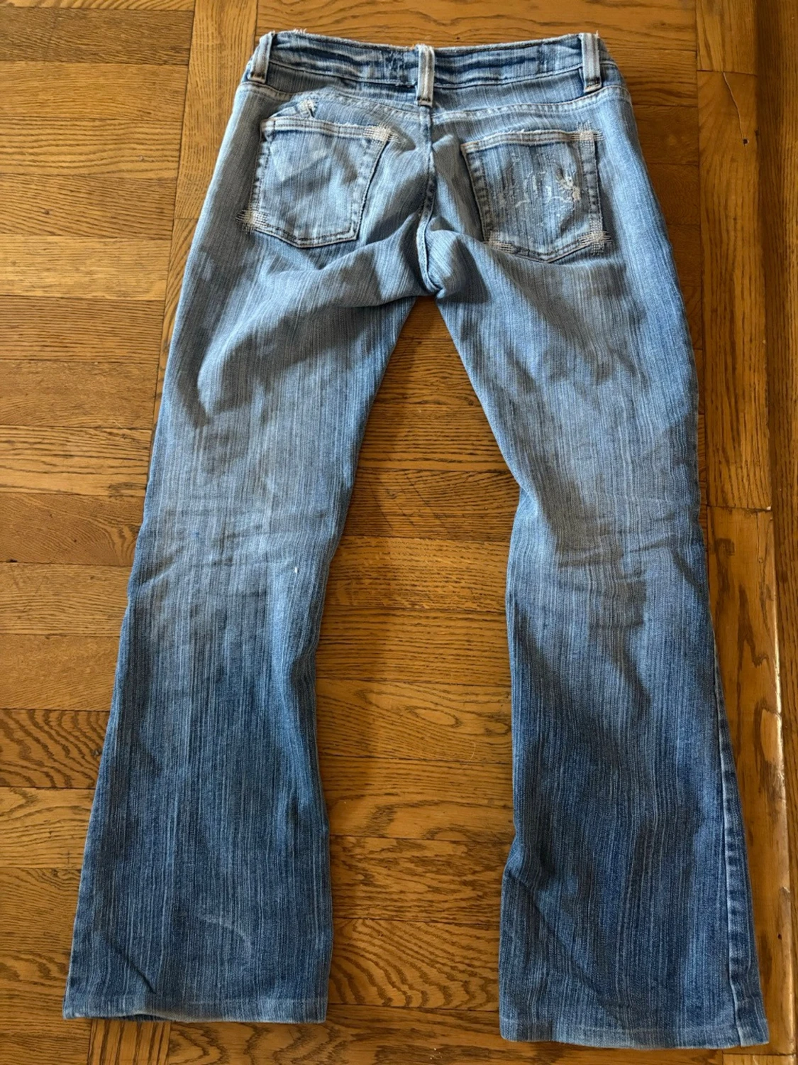 Blå bootcut jeans med slitningar - 3