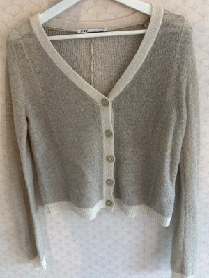 Kofta - Kofta från Zara i storlek S. Aldrig använd 