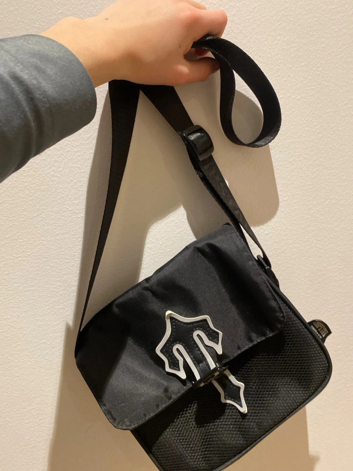 Svart axelväska 