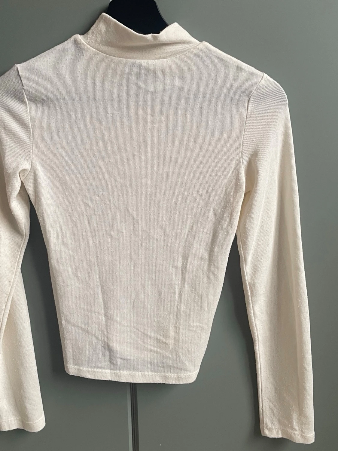 Ljusbeige långärmad polotopp - 1