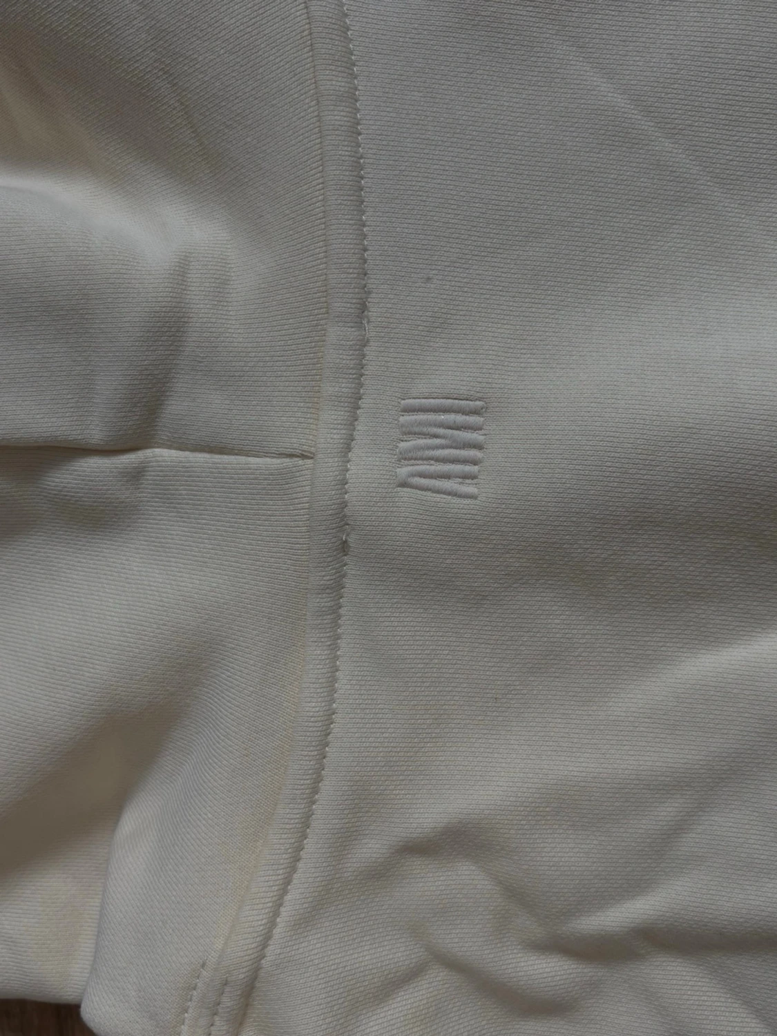 Stylish cream-colored hoodie from AMI Paris! - 2