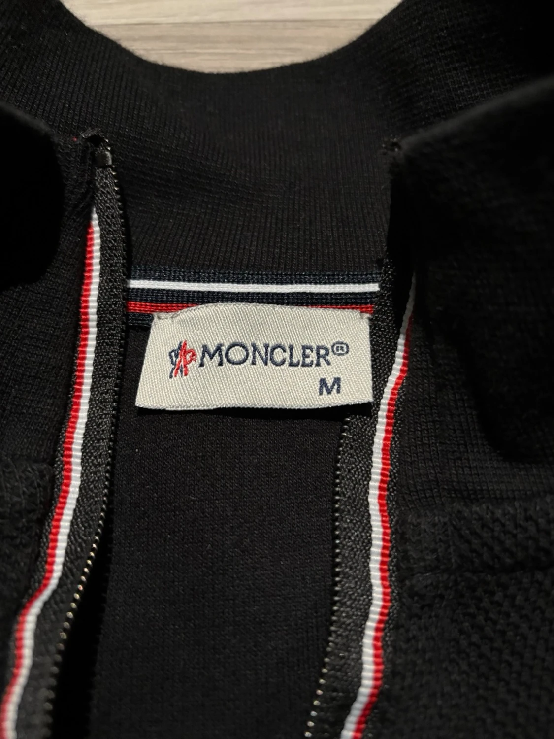 Svart ziptröja från Moncler - 2