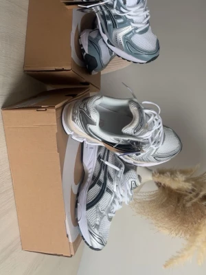 Asics gel kayano 14 - Alla seriösa bud är välkomna, pris kan diskuteras