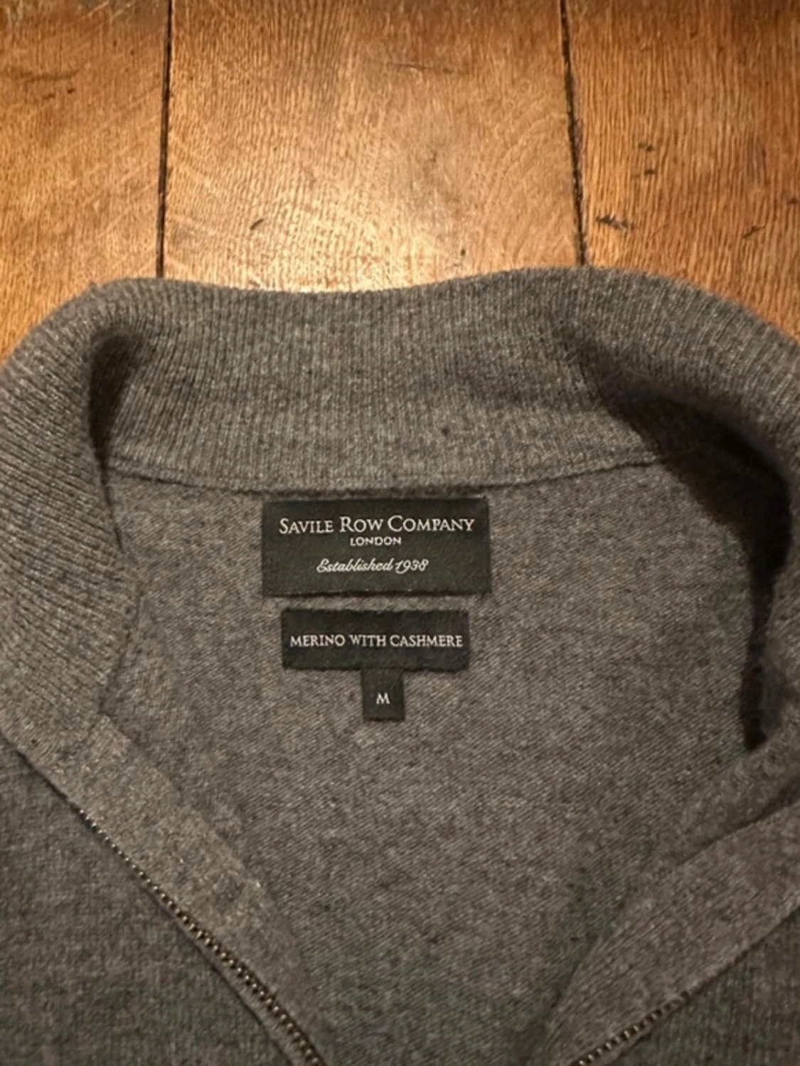 Grå merino/kashmir ziptröja från Savile Row Company - 1