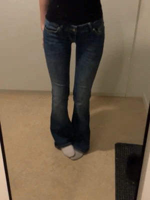 Super low waist jeans  - Från lager 157 storlek XS full längd har slitage längst ner 