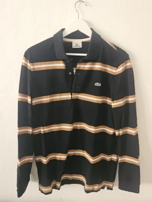 Lacoste - Långärmad pike i grymt skick