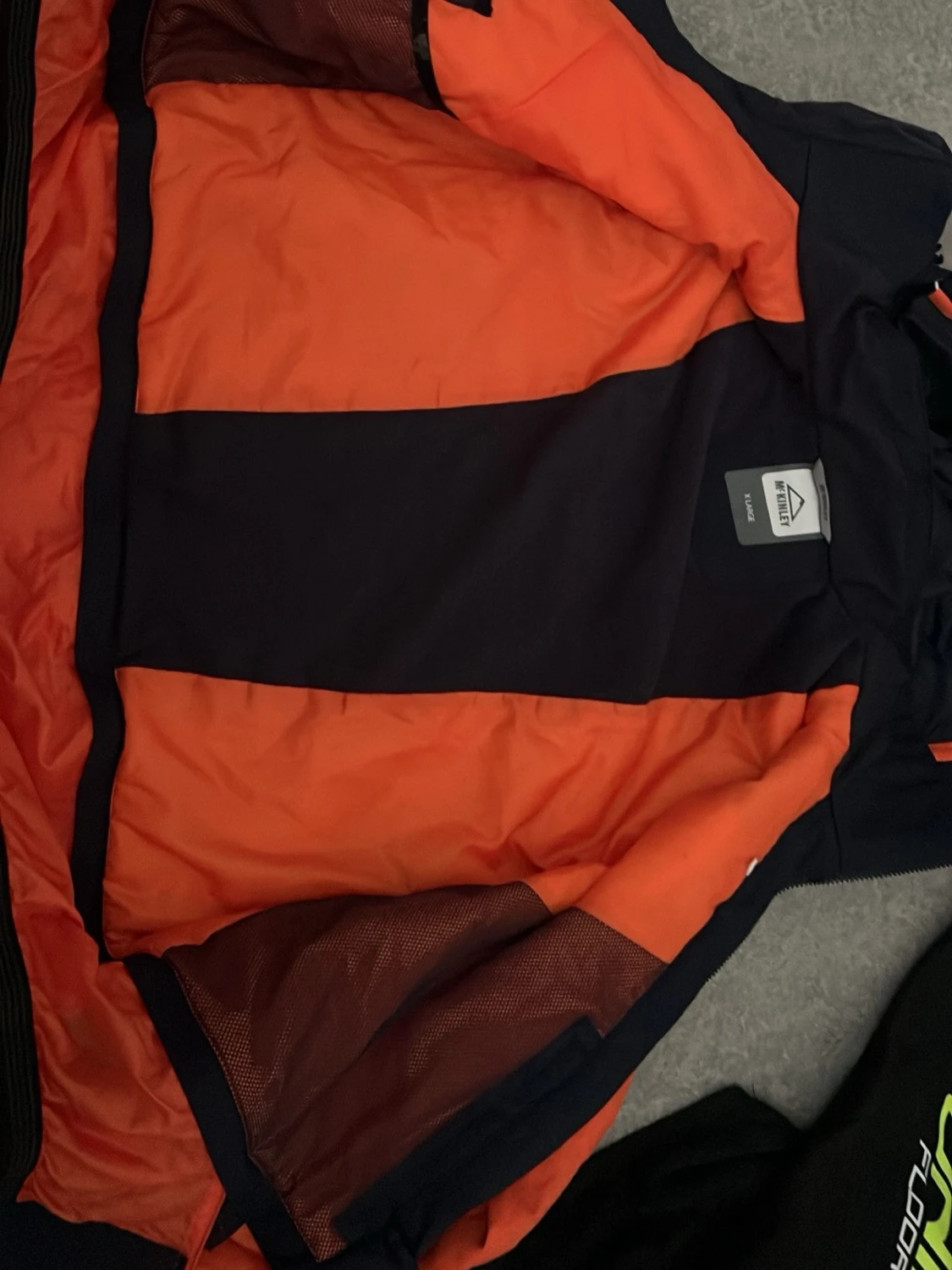 McKinley jacka röd och svart XL - 2