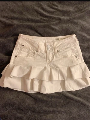 jeans kjol - köptes på plick🩷midjemått: 35cm