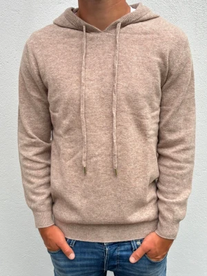 Kashmir/Merino hoodie - Beige Kashmir/Merino hoodie | Storlek S | Modellen är 177cm lång | Endast testad, därför är skicket 10/10 | Hör av dig vid frågor🌟