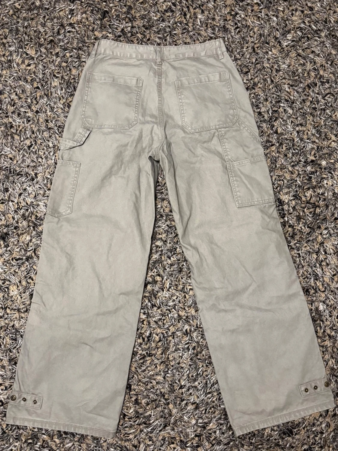 Beige cargobyxor från Xanvas - 2