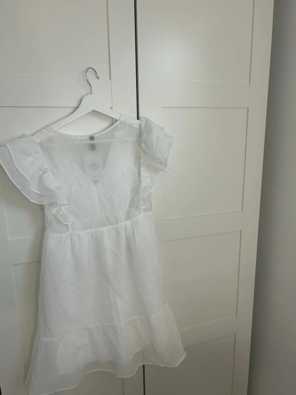 Vit volangklänning från H&M - 1