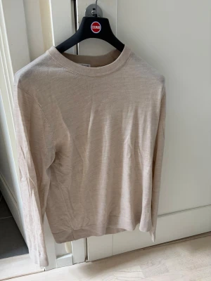 Tröjor  - Säljer nu dessa 3 tillsammmans för 500 då de blivit för små. Den blåa och beiga är från selected homme och bruna från Jack Jones. 