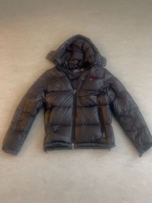 Svart dunjacka från Polo Ralph Lauren - Pris kan diskuteras 