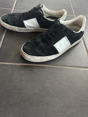  valentino flycrews - Svarta valentino flycrews storlek 41 men passar 42