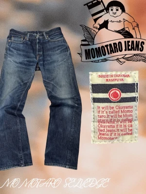 Momotaro selvedge jeans 👖 - Momotaro selvedge jeans 👖 Sjukt fina naturliga fades och riktigt bra kvalitet. Made in Okayama, Japan 🇯🇵  Size 30 Midja: 38 Längd: 100 Benöppning: 20  #momotaro #selvedge #rawdenim #japandenim #momotarojeans #denim #fades #madeinjapan #jeans 