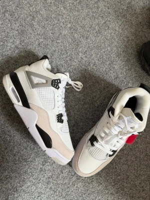 Jordan 4 Military black shoes 43 - Size 43, true to size. Unused, brand new and fresh. Please feel free to ask questions.
